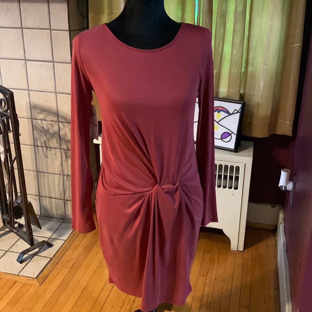 Adorable dress! Brand new dress with gathered detail at the waist. 🧡